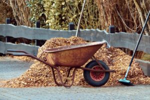 The Best Ways To Use Fallen Leave: Make Mulch
