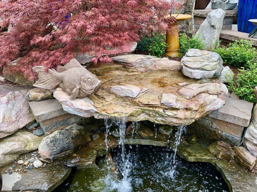 Landscaping Ideas To Try This Winter : Add A Fountain